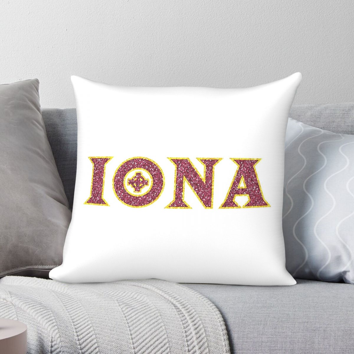 Home Decor New York - Iona College New York Kare Yastık
